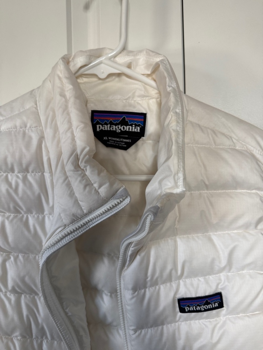 Patagonia Women's White Quilted Down Vest - Picture 2 of 4